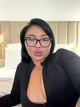 Snapshot of Mia_stepMOM chatting on 14, 10, 2025 Mia stepMOM online show from 14, 10, 2025