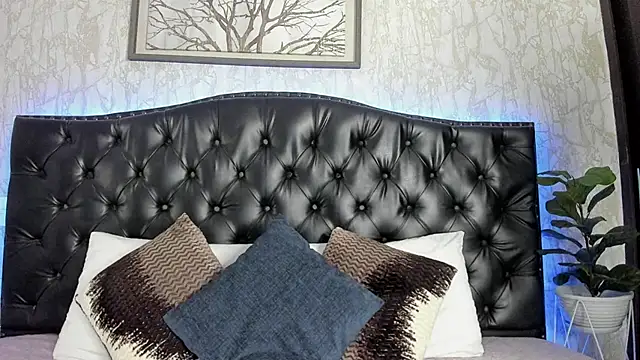 Snapshot of ScarletTorres chatting on 8, 9, 2025 ScarletTorres online show from 8, 9, 2025