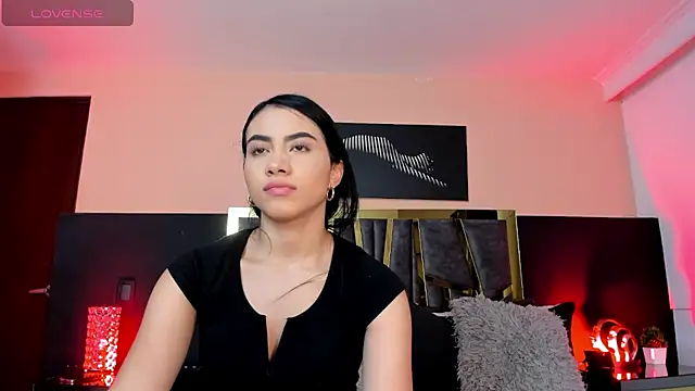 Snapshot of ScarletTorres chatting on 4, 10, 2025 ScarletTorres online show from 4, 10, 2025