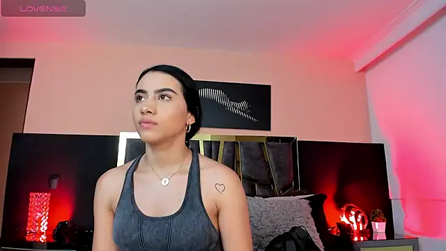 Snapshot of ScarletTorres chatting on 5, 10, 2025 ScarletTorres online show from 5, 10, 2025