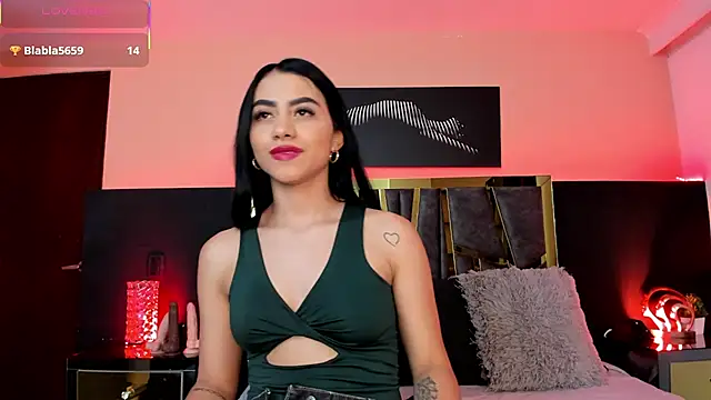 Snapshot of ScarletTorres chatting on 8, 10, 2025 ScarletTorres online show from 8, 10, 2025