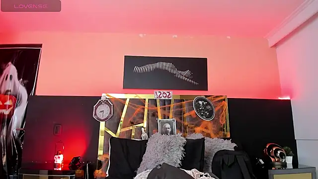 Snapshot of ScarletTorres chatting on 22, 10, 2025 ScarletTorres online show from 22, 10, 2025