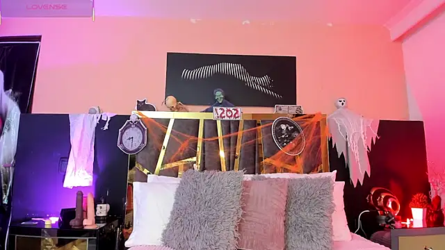 Snapshot of ScarletTorres chatting on 30, 10, 2025 ScarletTorres online show from 30, 10, 2025