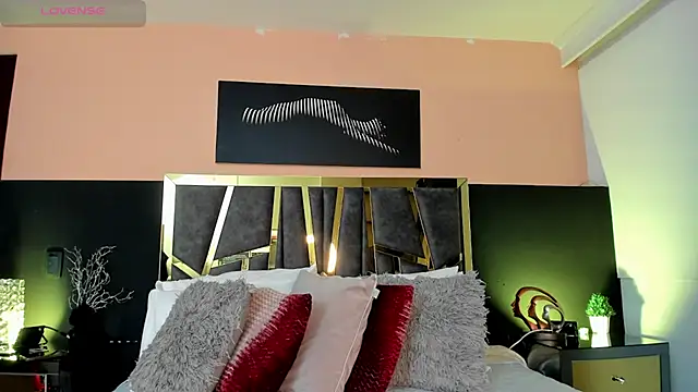 Snapshot of ScarletTorres chatting on 4, 12, 2025 ScarletTorres online show from 4, 12, 2025