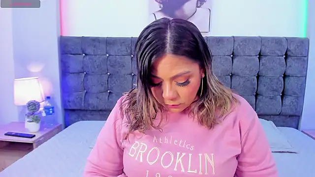 Snapshot of isabella_horney_ chatting on 25, 9, 2025 isabella horney online show from 25, 9, 2025