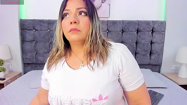 Snapshot of isabella_horney_ chatting on 26, 9, 2025 isabella horney online show from 26, 9, 2025