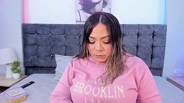 Snapshot of isabella_horney_ chatting on 29, 9, 2025 isabella horney online show from 29, 9, 2025