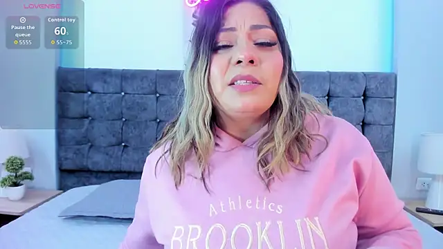 Snapshot of isabella_horney_ chatting on 13, 10, 2025 isabella horney online show from 13, 10, 2025