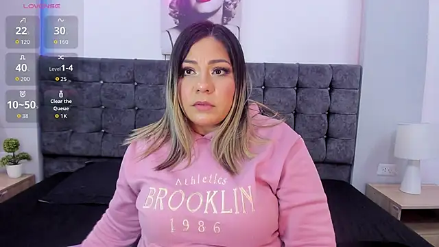 Snapshot of isabella_horney_ chatting on 18, 10, 2025 isabella horney online show from 18, 10, 2025