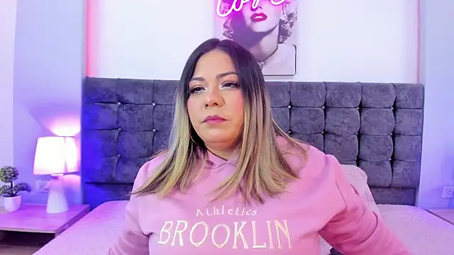 Snapshot of isabella_horney_ chatting on 25, 10, 2025 isabella horney online show from 25, 10, 2025