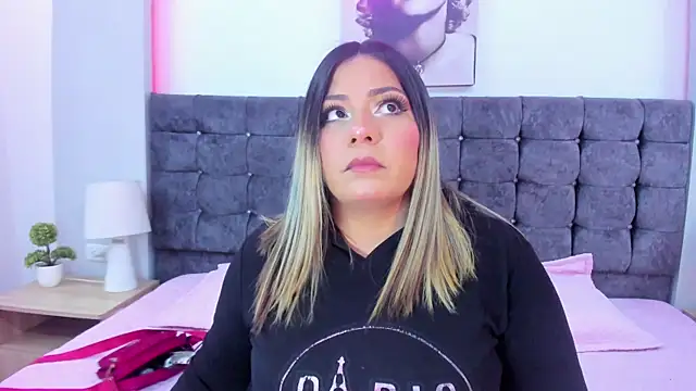 Snapshot of isabella_horney_ chatting on 30, 10, 2025 isabella horney online show from 30, 10, 2025