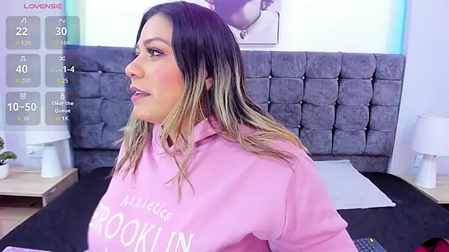 Snapshot of isabella_horney_ chatting on 6, 11, 2025 isabella horney online show from 6, 11, 2025