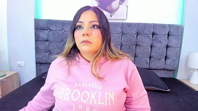 Snapshot of isabella_horney_ chatting on 16, 12, 2025 isabella horney online show from 16, 12, 2025