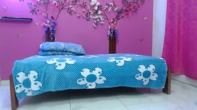 skinnybarbie022 online show from 18, 4, 2026