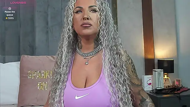 Snapshot of Sierra_Quinn chatting on 14, 2, 2026 Sierra Quinn online show from 14, 2, 2026