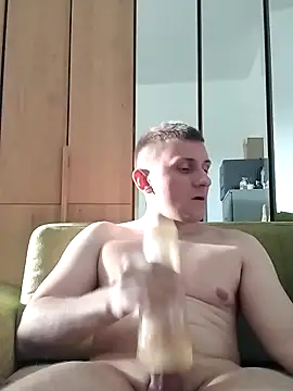 Snapshot of paulh22 chatting on 18, 12, 2025 paulh22 online show from 18, 12, 2025