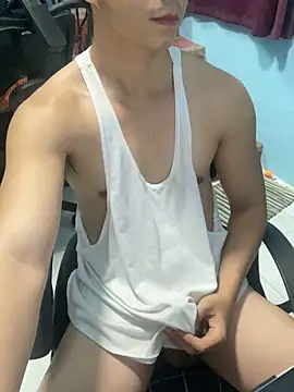 Snapshot of ieat_monsters chatting on 2, 4, 2026 ieat monsters online show from 2, 4, 2026