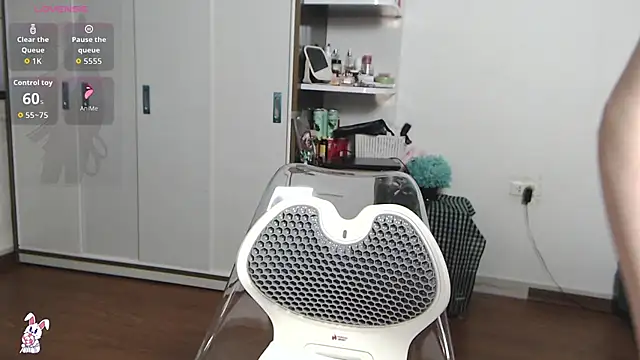 Snapshot of Suzie_Wet_Cave chatting on 27, 3, 2026 Suzie Wet Cave online show from 27, 3, 2026