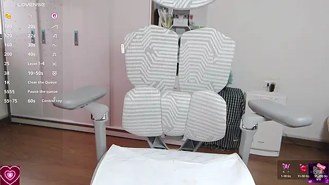 Snapshot of Suzie_Wet_Cave chatting on 4, 4, 2026 Suzie Wet Cave online show from 4, 4, 2026