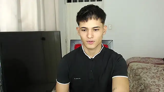 Snapshot of Alex_mojica chatting on 29, 10, 2025 Alex mojica online show from 29, 10, 2025