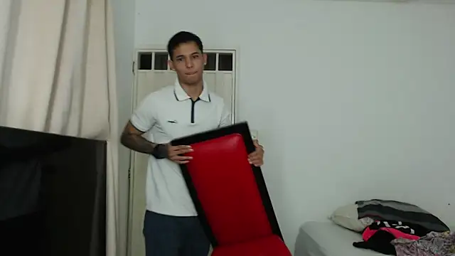 Snapshot of Alex_mojica chatting on 28, 11, 2025 Alex mojica online show from 28, 11, 2025