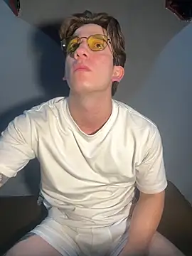 Snapshot of AteneoJr chatting on 5, 3, 2026 AteneoJr online show from 5, 3, 2026