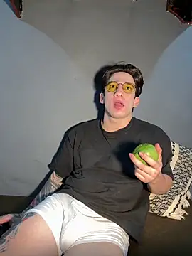 Snapshot of AteneoJr chatting on 6, 3, 2026 AteneoJr online show from 6, 3, 2026