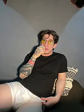 Snapshot of AteneoJr chatting on 4, 4, 2026 AteneoJr online show from 4, 4, 2026