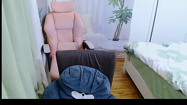 Snapshot of Winnie-01 chatting on 14, 4, 2026 Winnie-01 online show from 14, 4, 2026