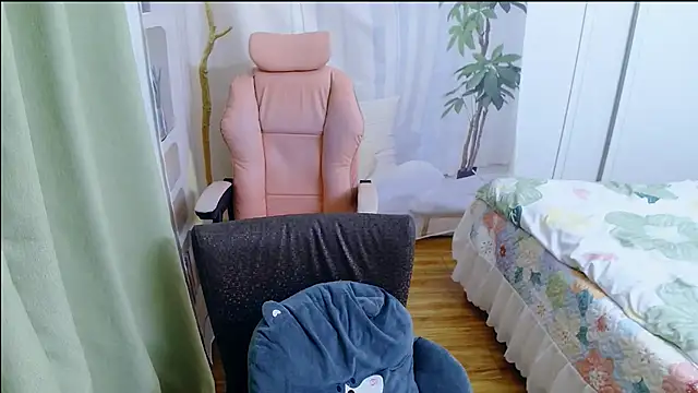 Snapshot of Winnie-01 chatting on 24, 4, 2026 Winnie-01 online show from 24, 4, 2026