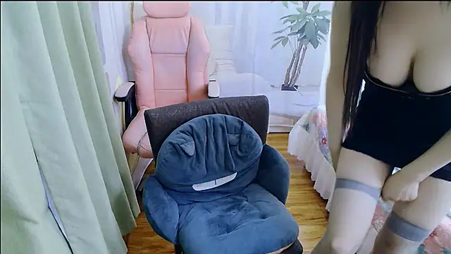 Snapshot of Winnie-01 chatting on 28, 4, 2026 Winnie-01 online show from 28, 4, 2026