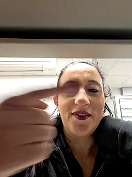 Snapshot of monella821 chatting on 5, 12, 2025 monella821 online show from 5, 12, 2025