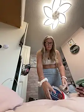 Anastasia-BlondeXX online show from 11, 11, 2025