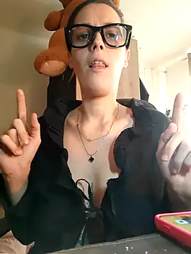 Mila Luciphya online show from 7, 1, 2026