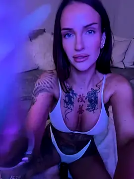 Snapshot of Nikki__Foxx chatting on 6, 10, 2025 Nikki  Foxx online show from 6, 10, 2025