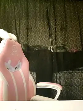 Snapshot of EmilyAngelUK chatting on 11, 10, 2025 EmilyAngelUK online show from 11, 10, 2025