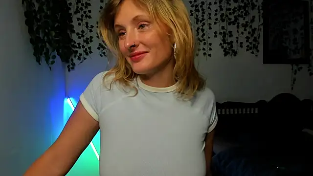 Snapshot of Ariana_Spring chatting on 26, 10, 2025 Ariana Spring online show from 26, 10, 2025