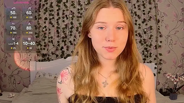 Snapshot of _influensii_ chatting on 10, 9, 2025 influensii online show from 10, 9, 2025