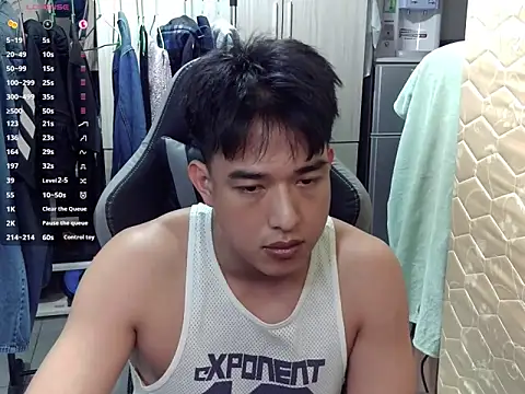 Snapshot of hunterXhan chatting on 19, 5, 2026 hunterXhan online show from 19, 5, 2026