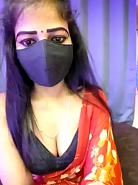 Snapshot of Misss-julli chatting on 5, 4, 2026 Misss-julli online show from 5, 4, 2026