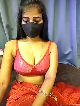 Snapshot of Misss-julli chatting on 11, 4, 2026 Misss-julli online show from 11, 4, 2026