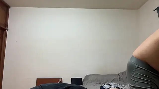 Snapshot of Foxfoxfox4 chatting on 18, 4, 2026 Foxfoxfox4 online show from 18, 4, 2026