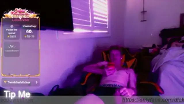 Snapshot of OFFICAL_DICKEDDOWNUNDER chatting on 12, 4, 2026 OFFICAL DICKEDDOWNUNDER online show from 12, 4, 2026