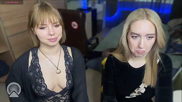 xxx sandra  online show from 10, 4, 2026