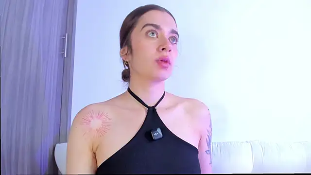 Snapshot of MissLana77 chatting on 6, 2, 2026 MissLana77 online show from 6, 2, 2026