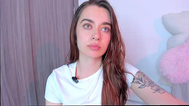 Snapshot of MissLana77 chatting on 4, 3, 2026 MissLana77 online show from 4, 3, 2026