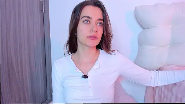 Snapshot of MissLana77 chatting on 7, 3, 2026 MissLana77 online show from 7, 3, 2026