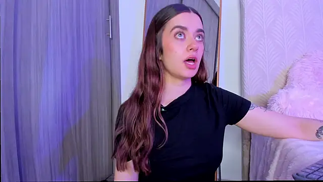 Snapshot of MissLana77 chatting on 6, 4, 2026 MissLana77 online show from 6, 4, 2026