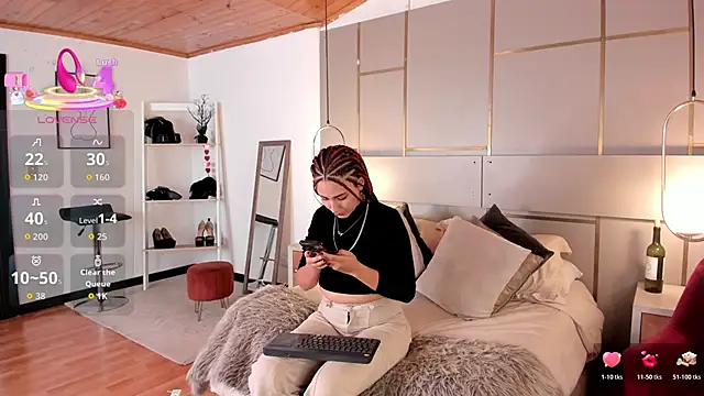 Snapshot of Lina_Montclair chatting on 4, 3, 2026 Lina Montclair online show from 4, 3, 2026