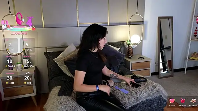 Snapshot of Lina_Montclair chatting on 25, 3, 2026 Lina Montclair online show from 25, 3, 2026